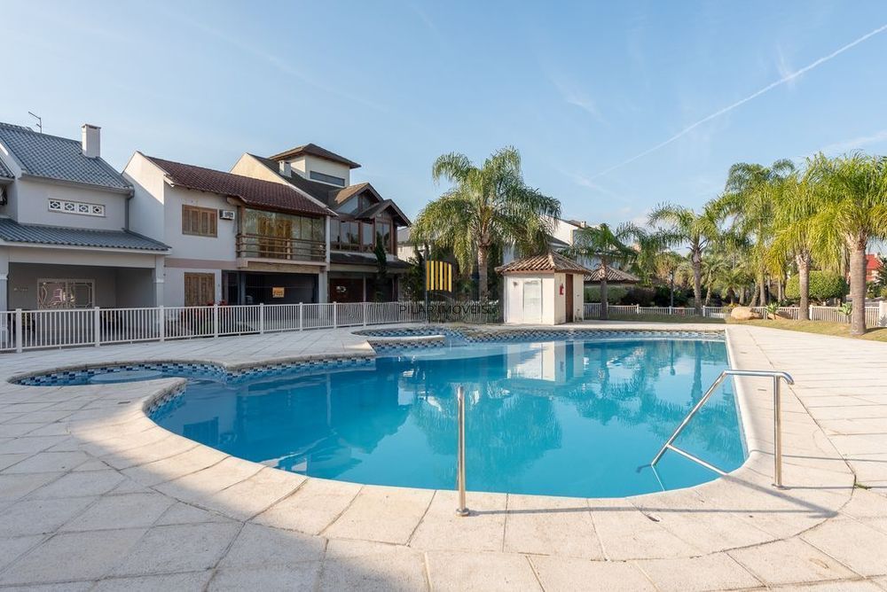 Casa em Condomínio com 4 quartos, 1 suíte e 300m² à venda em Ecoville.