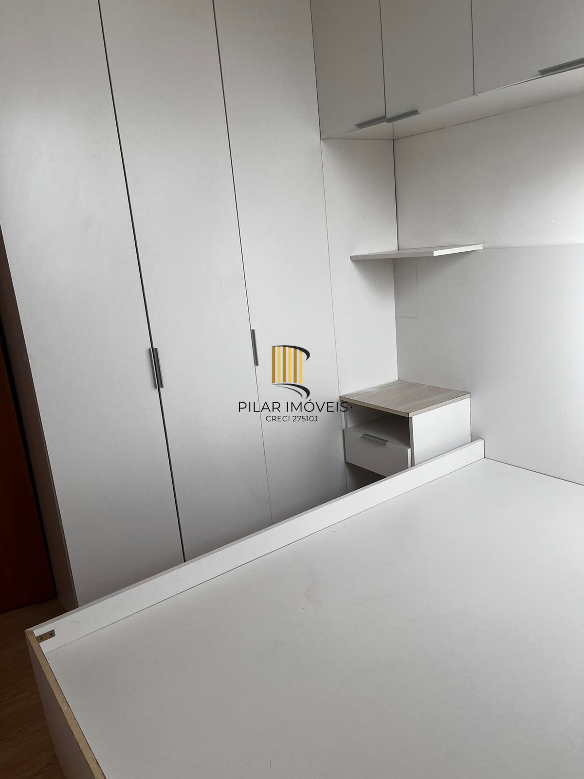 Apartamento com Sacada Morro Santana com 1 vaga de garagem
