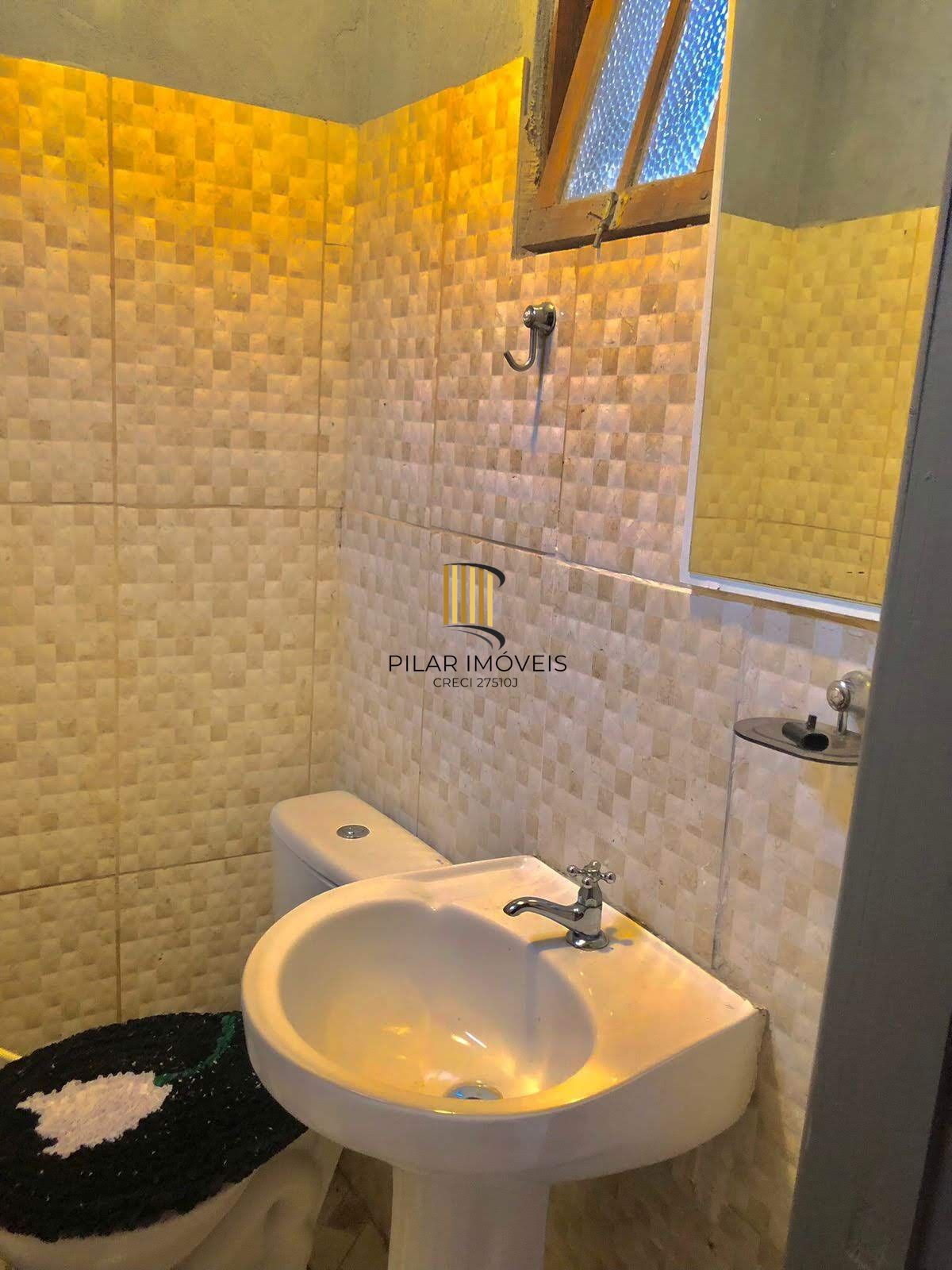 Casa com Piscina à Venda na Vila Elsa – 3 Dorms e Garagem Coberta