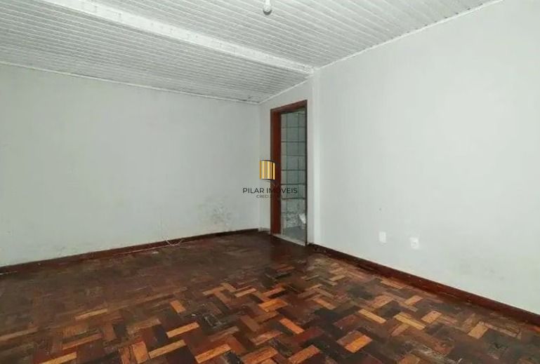 Casa de 3 quartos, 2 banheiros, 2 vagas no bairro Jardim Leopoldina