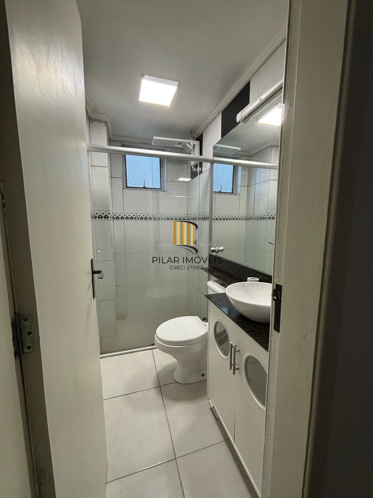 Apto de 1 dormitório Semi Mobiliado segundo andar no bairro Jardim Itu