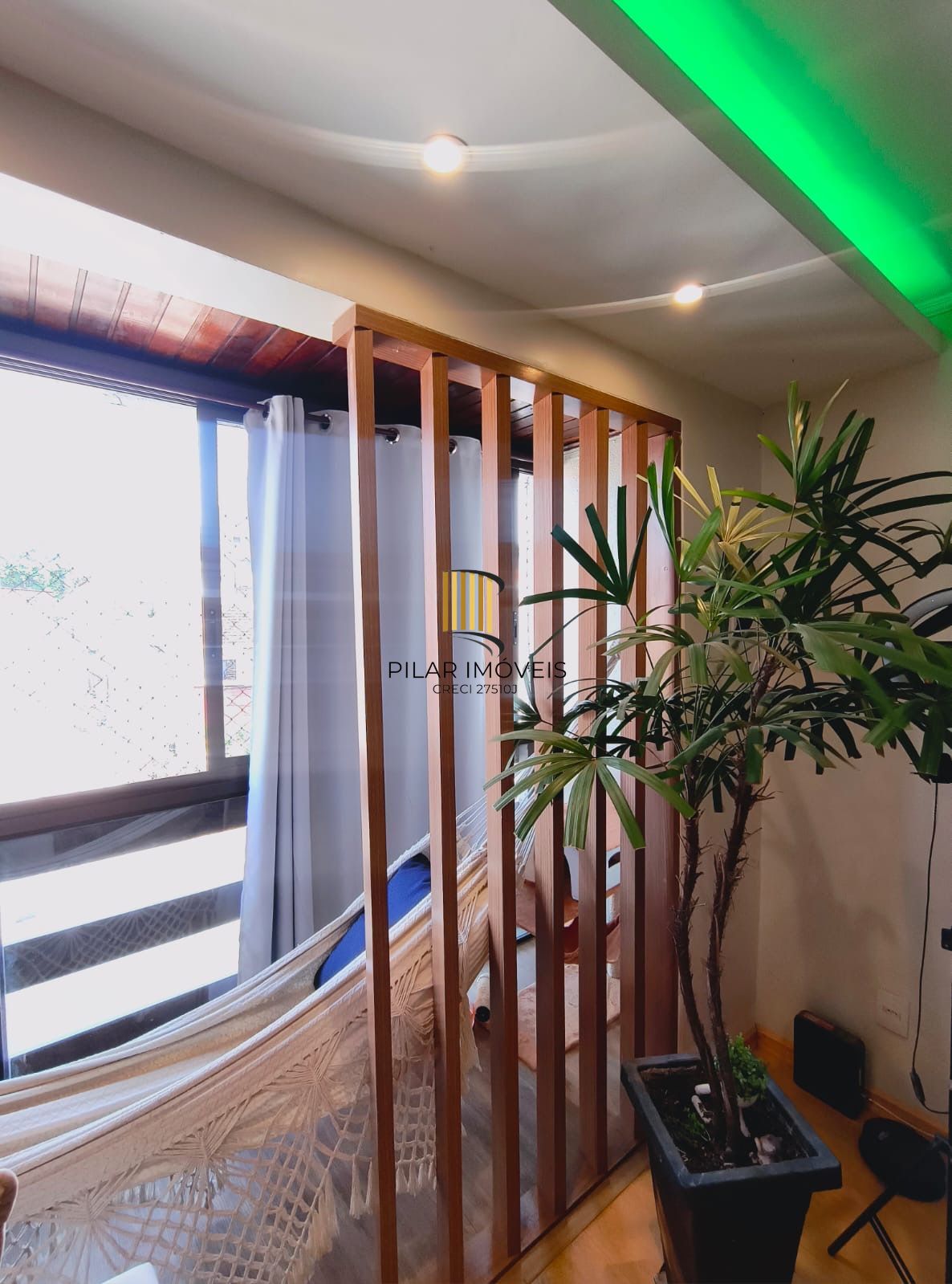 APARTAMENTO 2 DORMITÓRIOS COM SUITE 2 Vagas Bairro Vila Ipiranga Porto Alegre