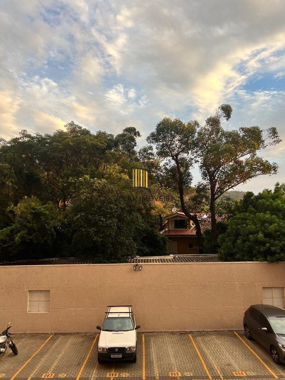 Apartamento 2 Dormitórios, com Elevador e Vaga no Morro Santana