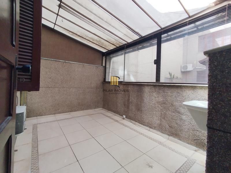 Apartamento 2 dormitórios, 1 vaga, churrasqueira e elevador no Cristo Redentor.