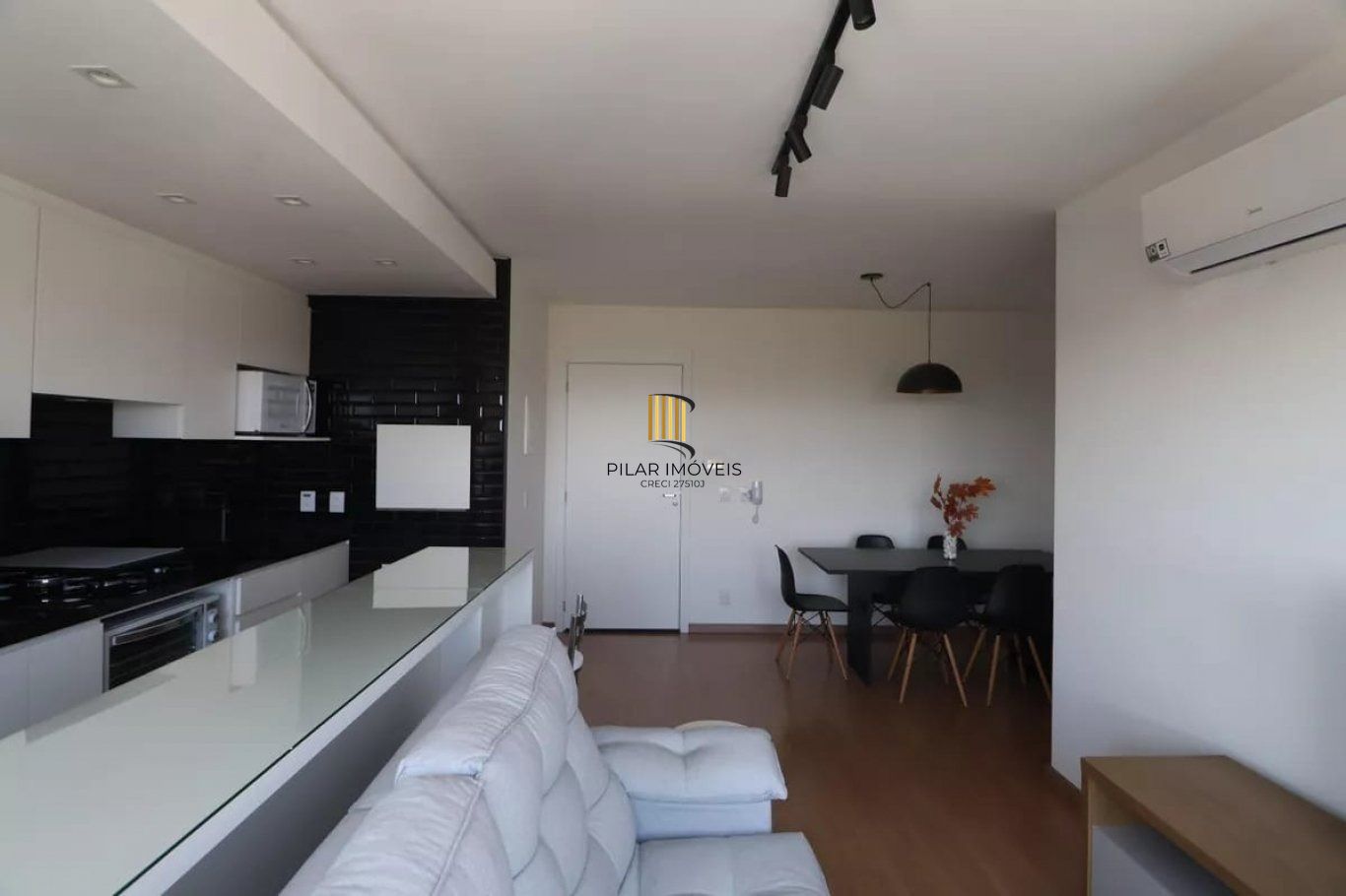 Apartamento de 2 dormitórios e 1 vaga de garagem em Canoas.