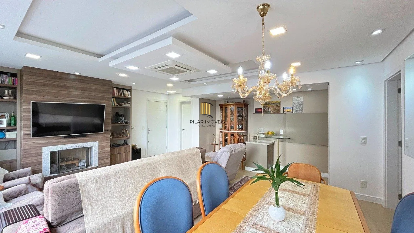 Apartamento com 3 quartos, 3 suítes e 128m² à venda em Menino Deus.