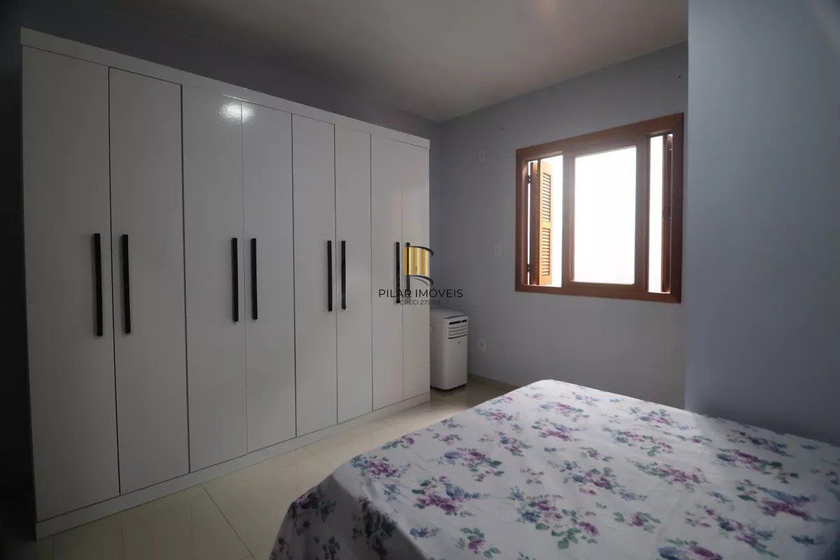 Casa de 2 quartos e 2 vagas de garagem no bairro São José Canoas.