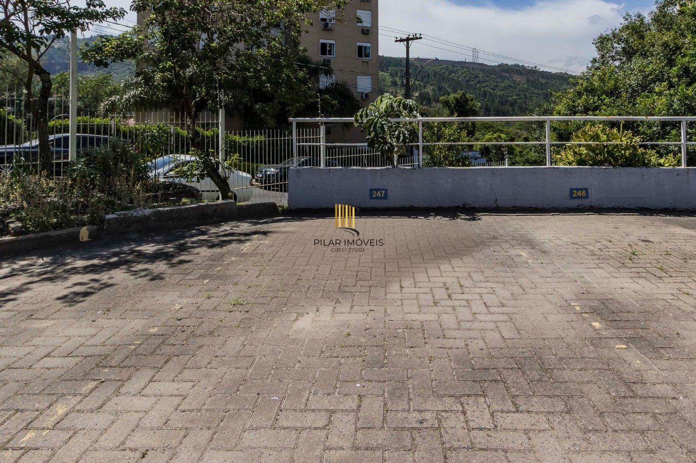 Apartamento 2 Dormitórios com Suíte, elevador e 2 Vagas no Alto Petrópolis