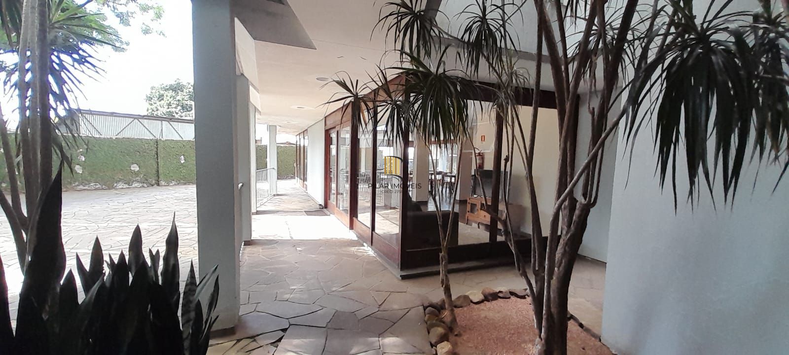 Apartamento de 1 quarto, elevador, 1 vaga coberta no bairro Partenon