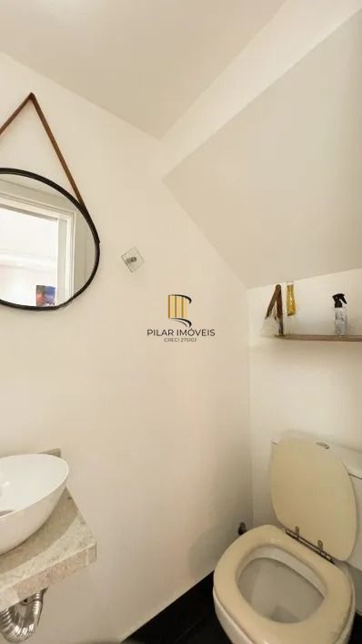 Casa de condomínio com 2 quartos, vaga e pátio no bairro parque Santa Fe