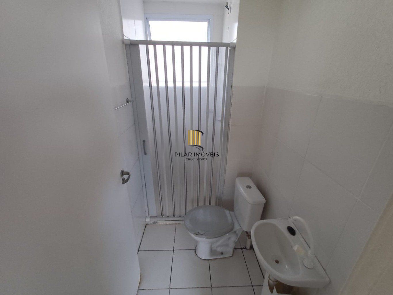 Apartamento de 2 dormitórios e 1 vaga de garagem no Bairro São José em Canoas.