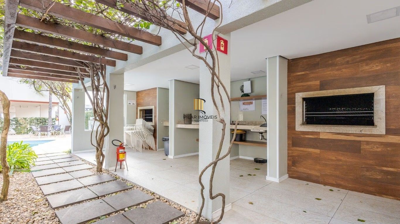 Apartamento de 2 quartos, elevador e 1 vaga de garagem em Canoas.