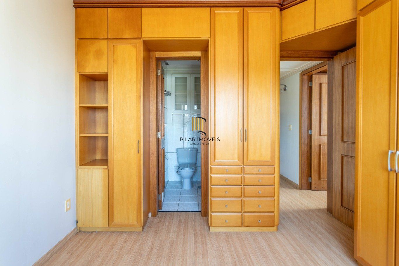 Apartamento com 3 Quartos, 1 suite e 1 vaga à Venda no bairro Tristeza.