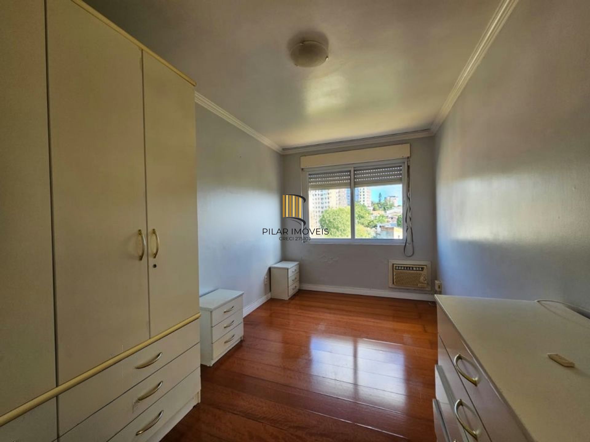 Apartamento de 2 dormitórios e 1 vaga de garagem no bairro Jardim Floresta/Poa.