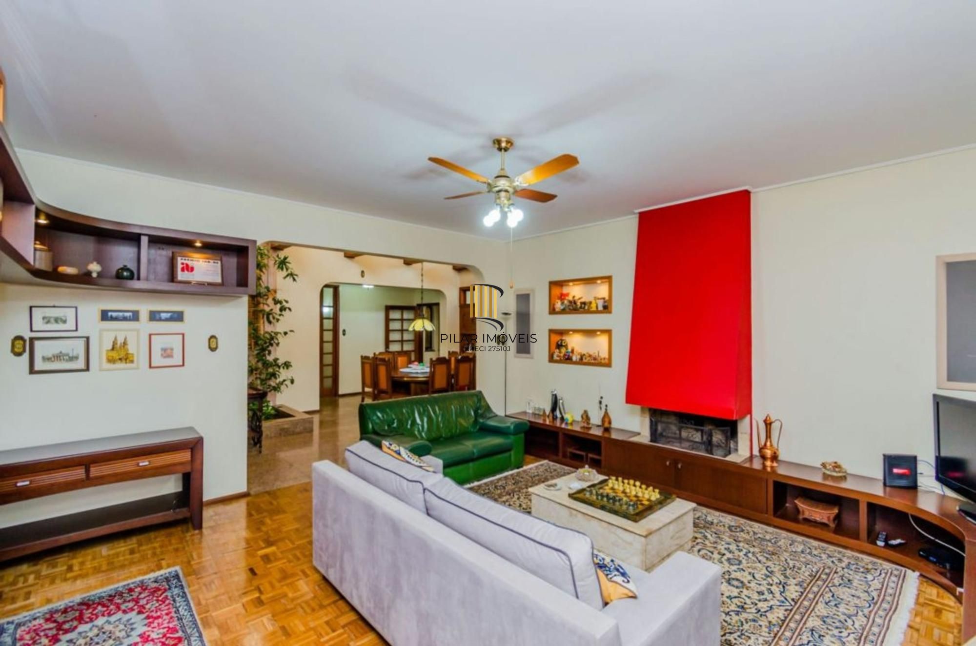 Casa à venda no Jardim Lindóia com piscina e 6 vagas