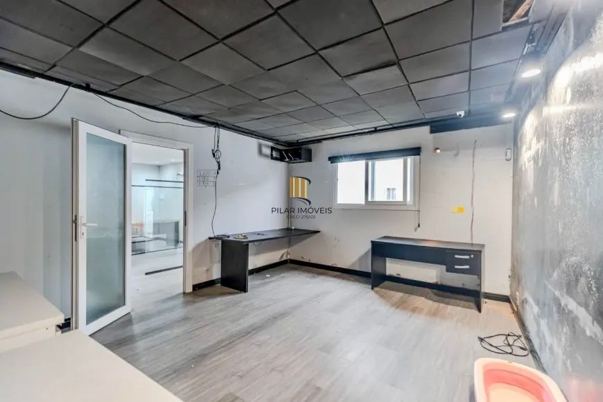 Casa com pátio 4 dormitórios 4 vagas Residencial ou Com. Partenon Porto Alegre