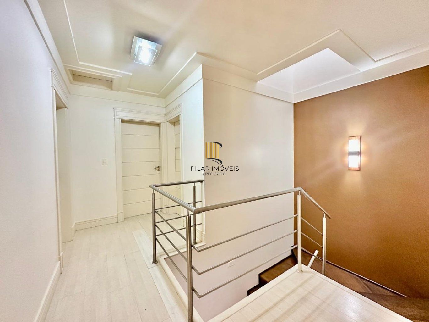 Casa de 3 dormitórios, 2 vagas de garagem em Canoas