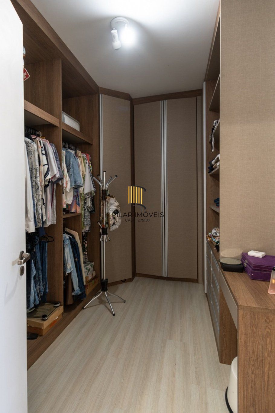 Casa Sobrado 3 dormitórios com suíte, piscina e sótão no Ecoville