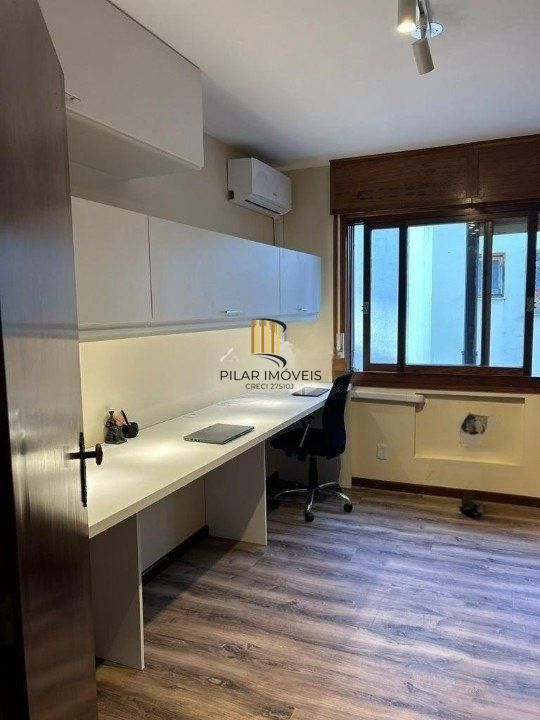 Apartamento com 3 quartos, 1 vaga e elevador no Petrópolis, Porto Alegre.