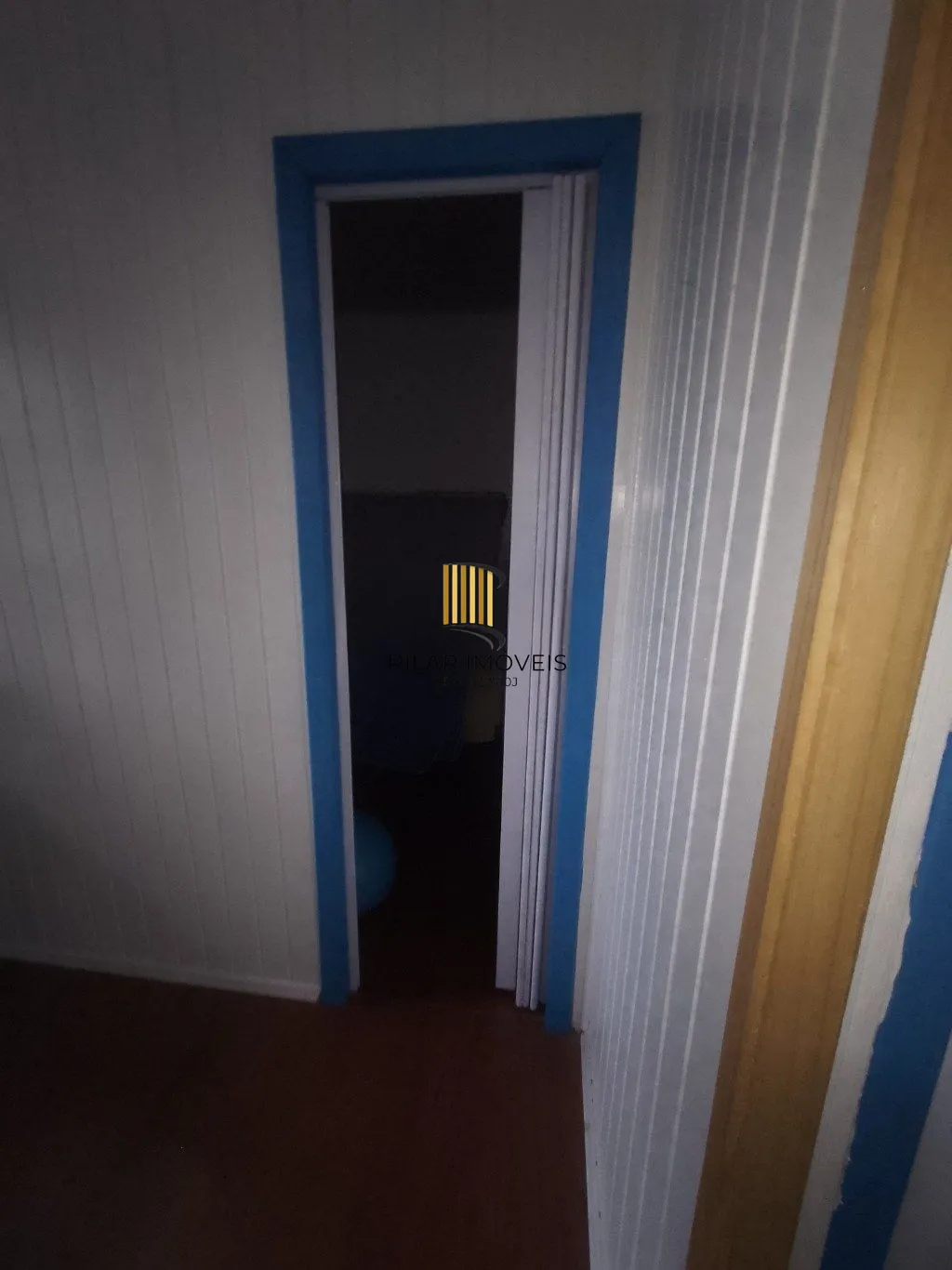 Casa de 5 dormitórios, piscina e 4 vagas de garagem em Canoas.
