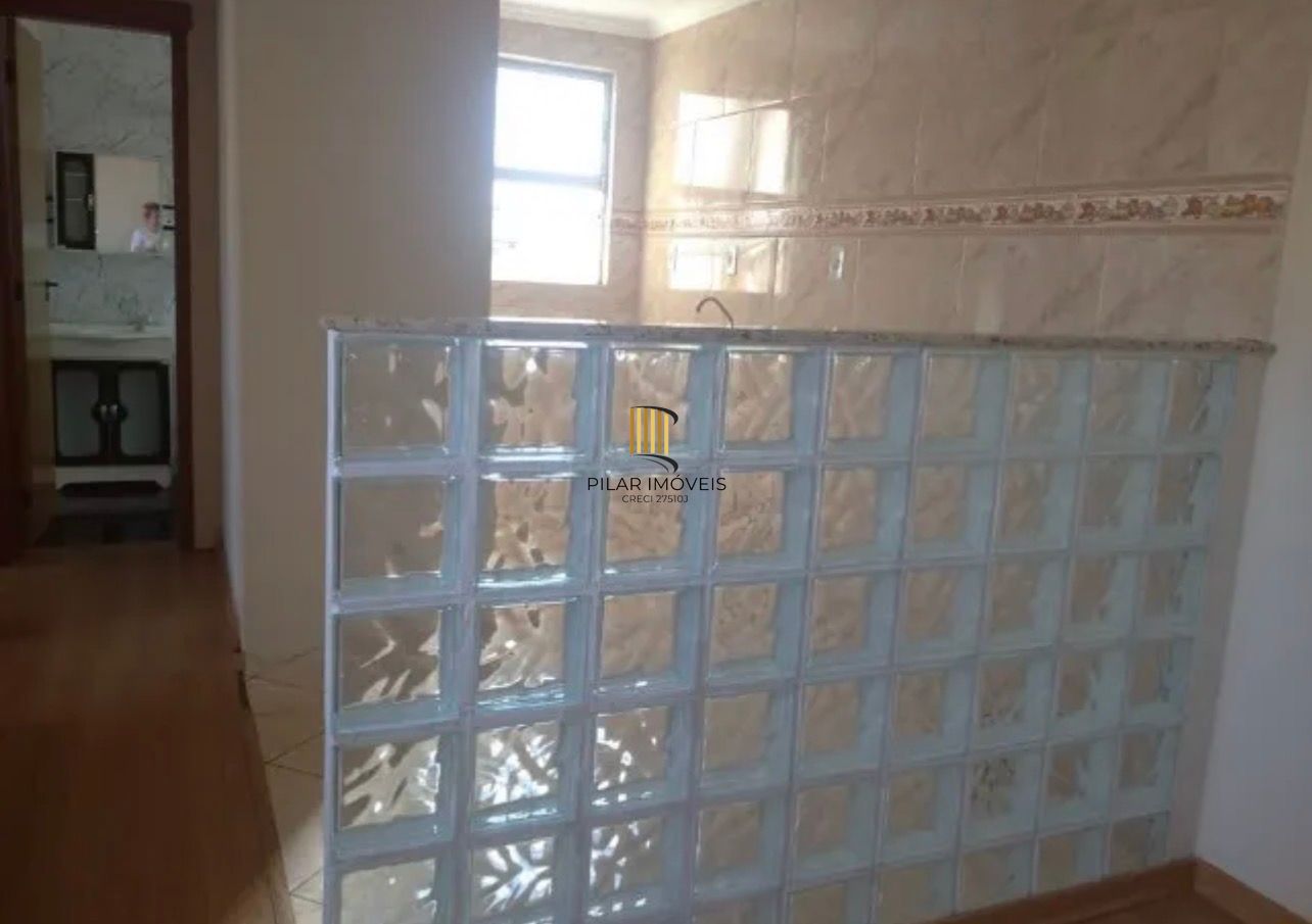 Apartamento de 2 quartos no segundo andar semi mobiliado em Gravataí