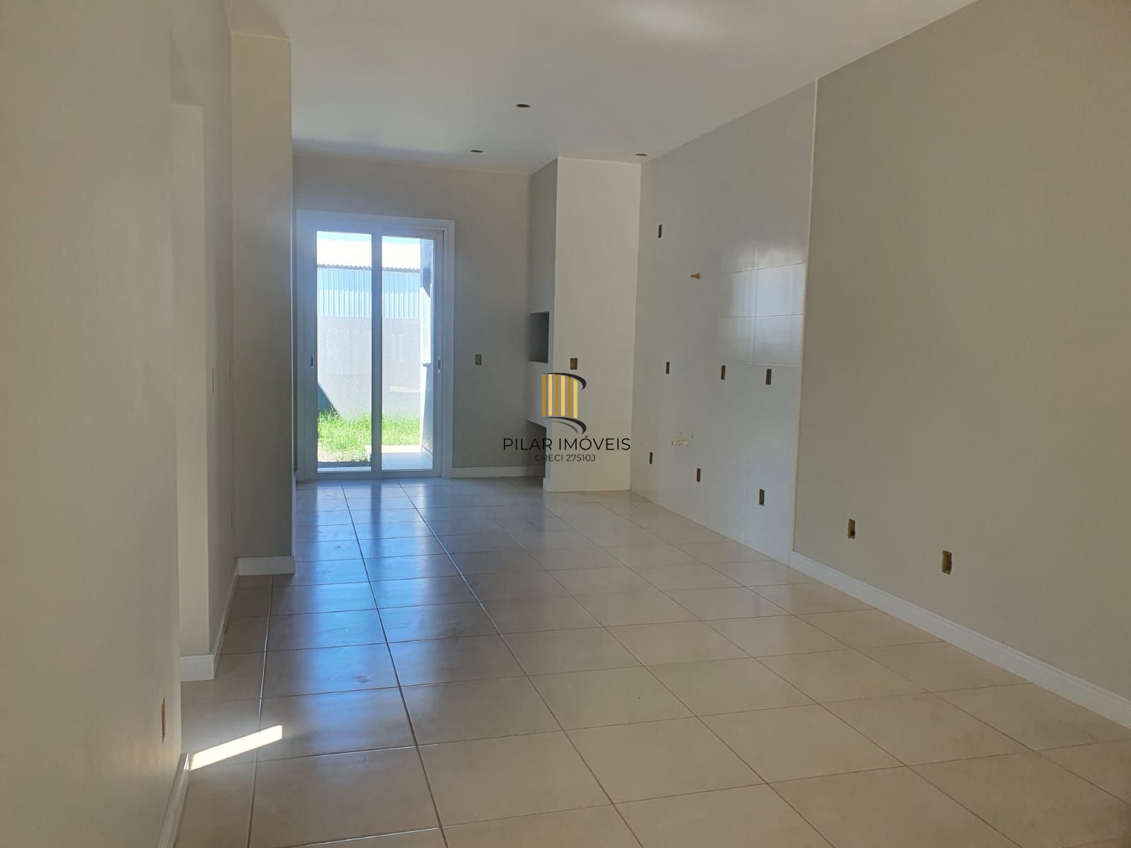 Casa geminada com 2 quartos e vaga de garagem no bairro Cruzeiro do sul