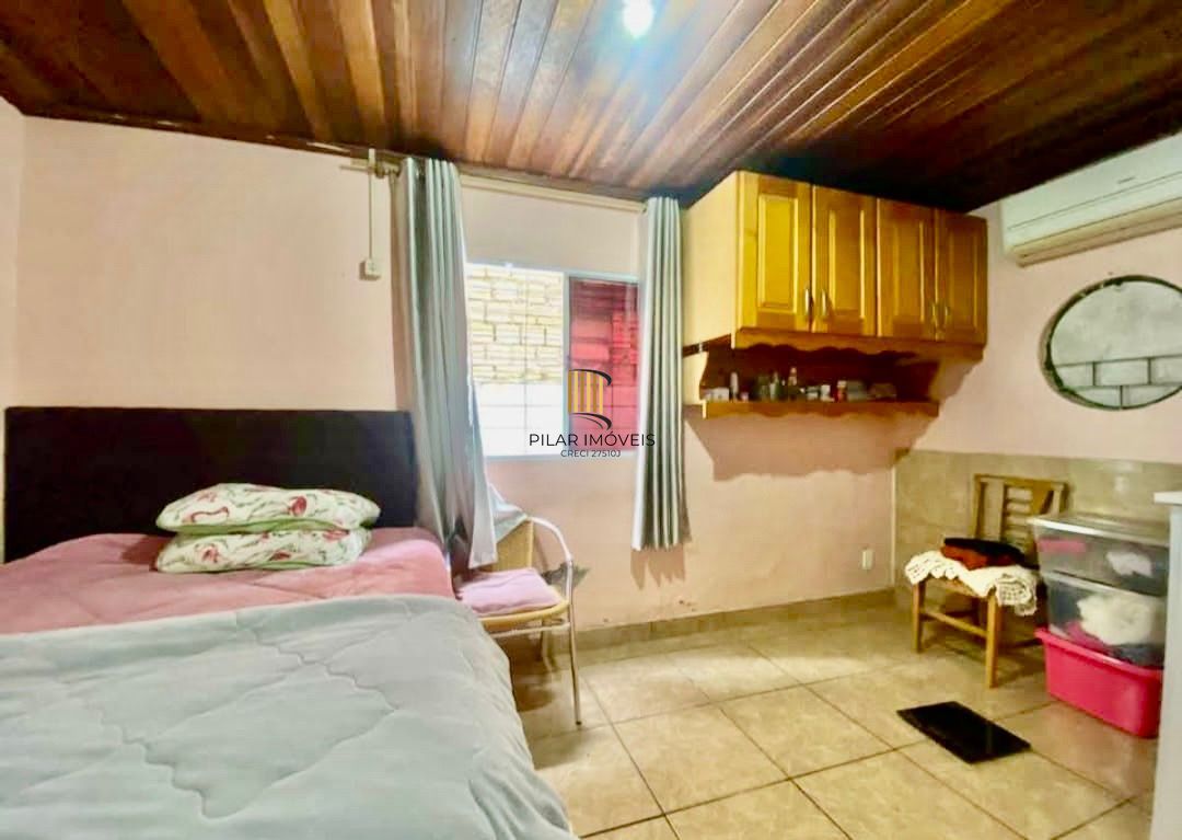 Casa com pátio 144m2 2 quartos com vaga Bairro Passo das Pedras Porto Alegre