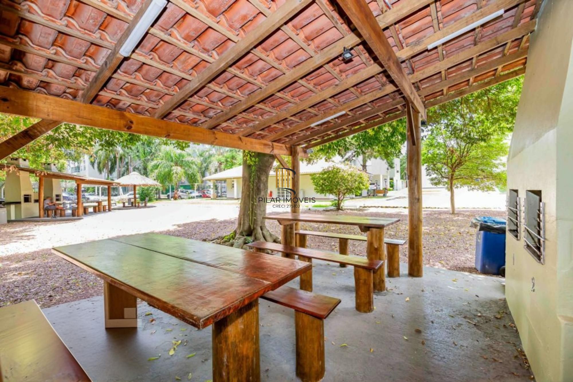 Apartamento semi mobiliado de 3 quartos, elevador, 1 vaga no bairro Cavalhada