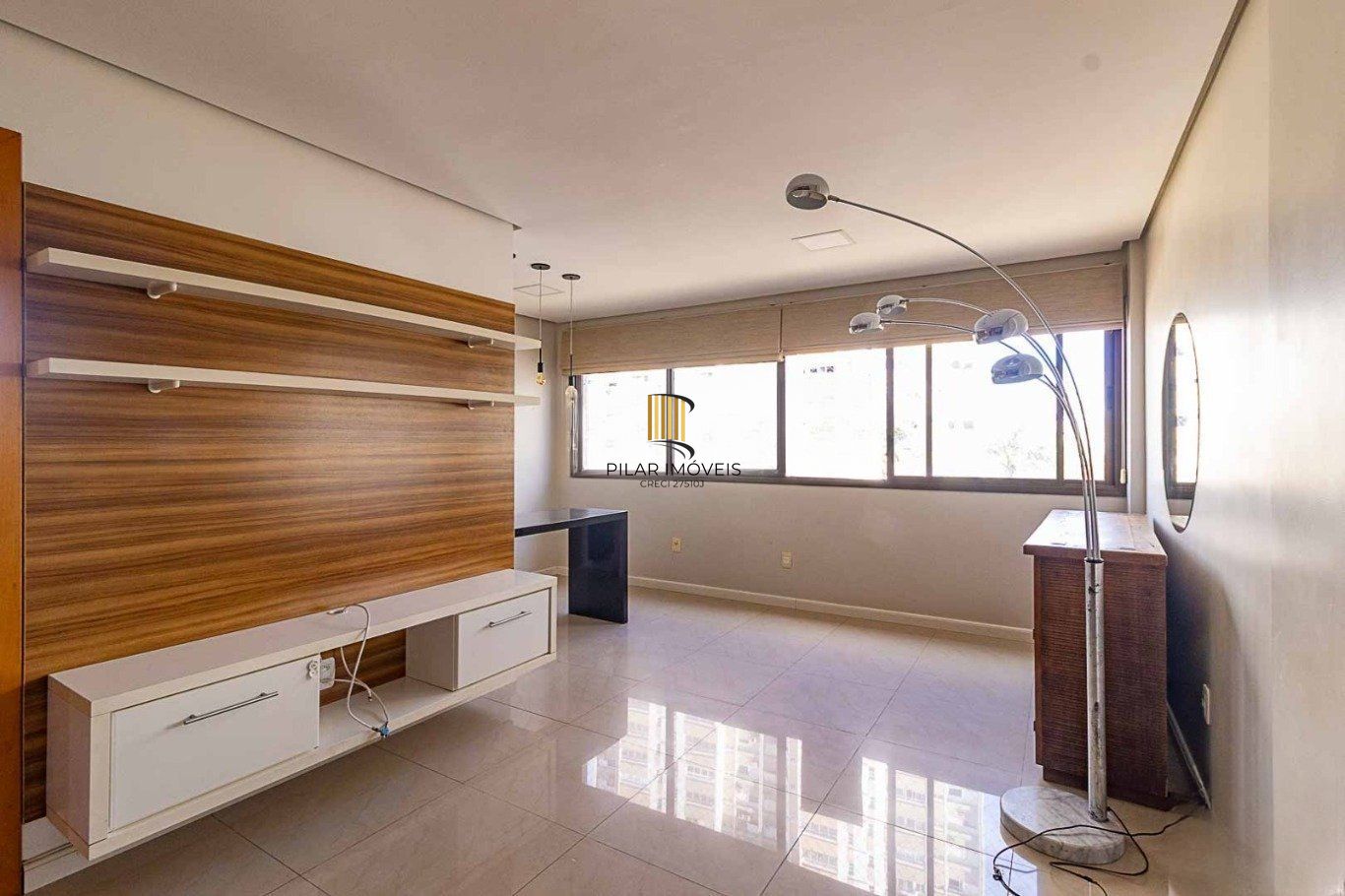 Apartamento semi mobiliado de 2 quartos,elevador,2 vagas no bairro Auxiliadora. - Pilar Imóveis