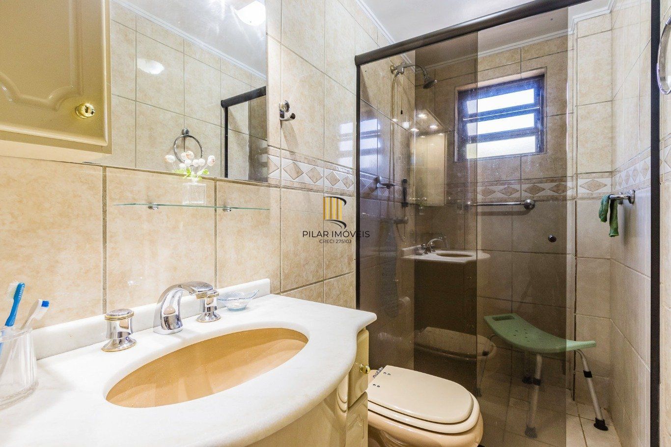 Apartamento 2 quartos, 1º andar, sol da manhã, vaga coberta
