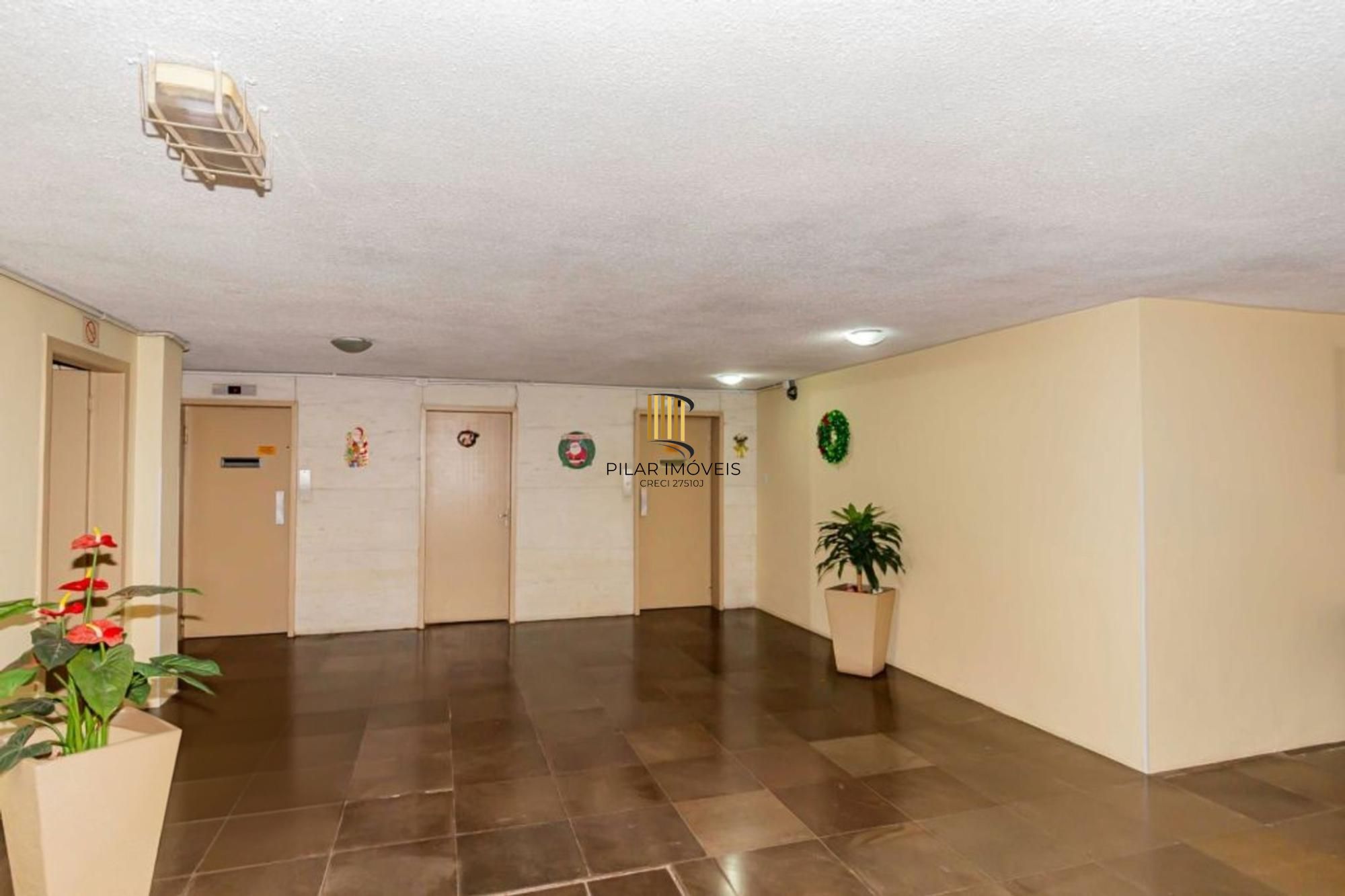 Apartamento com 2 quartos, elevador semi mobiliado no bairro Floresta.