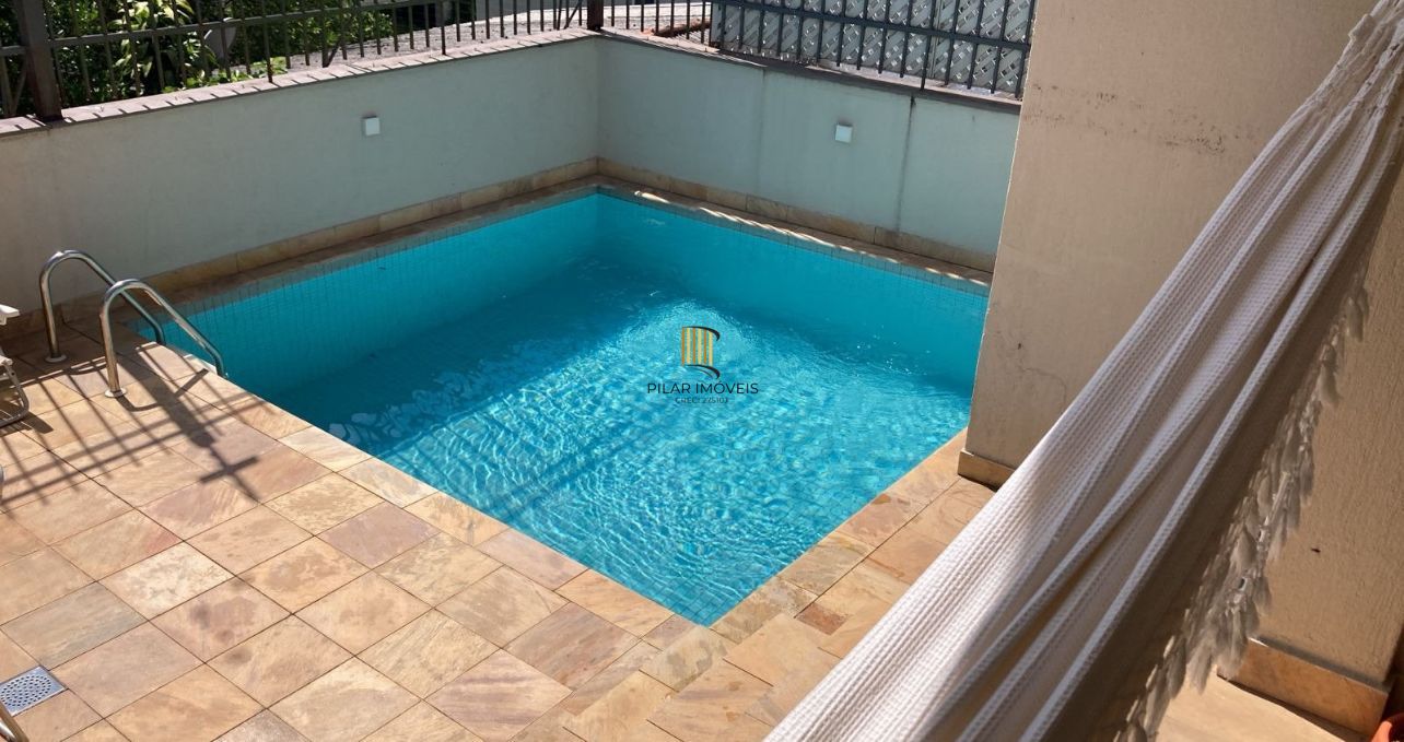 Casa em Condomínio com 3 quartos e 324m² à venda na  Rua João Caetano