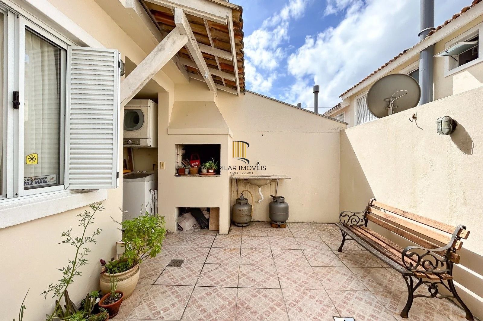 Casa cem condomínio com 2 dormitórios, 1 suite, 2 vagas no bairro Cavalhada