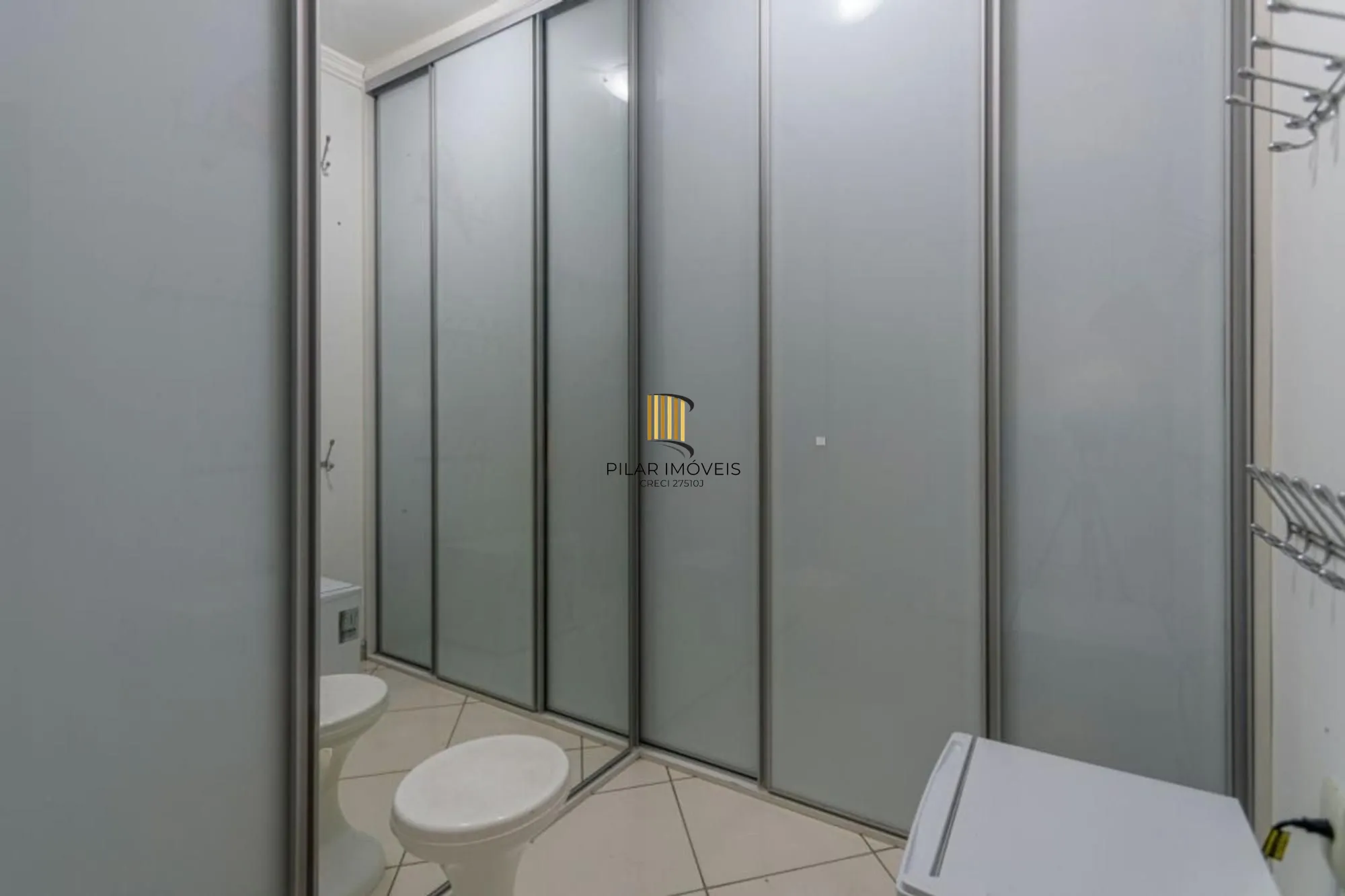 Casa com 4 quartos,1 Suite, 2 vagas e 450m² à venda em Sarandi.