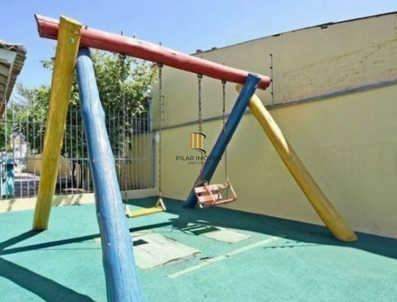 Casa com 2 Quartos e 1 banheiro à Venda, 91 m² Sarandi por R$ 250mil