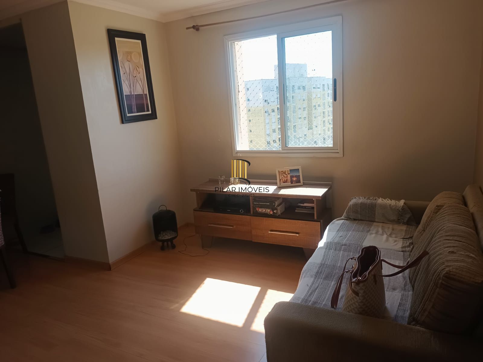 Apartamento com 2 dormitórios, elevador e 2 vagas de garagem em cachoeirinha.