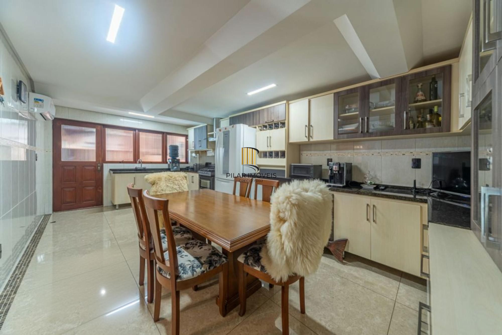 Casa com 4 quartos, piscina, vaga, churrasqueira e Sacada no bairro Jardim Itu