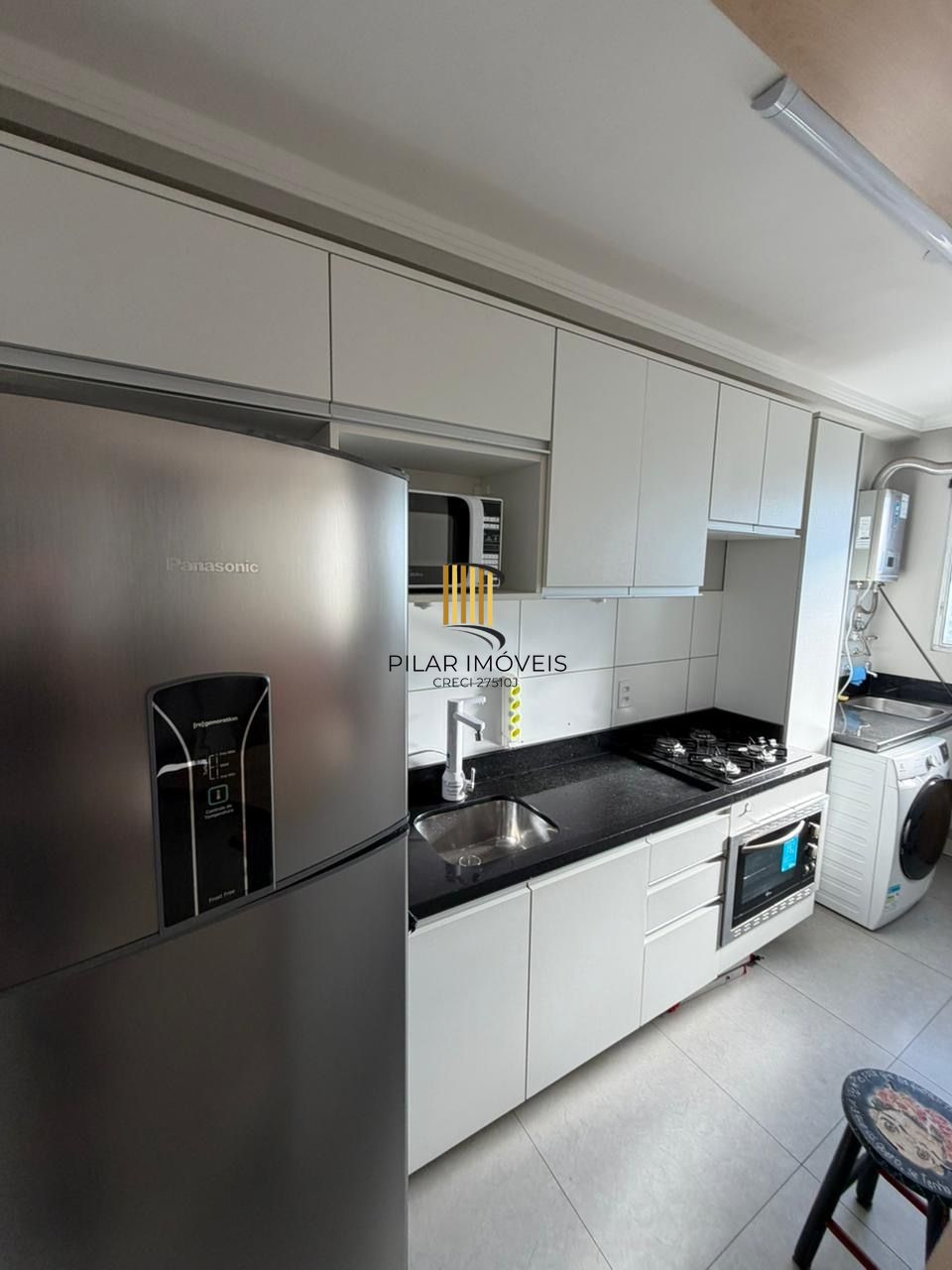 Apartamento com 2 quartos e 1 vaga de garagem no Bairro Sarandí