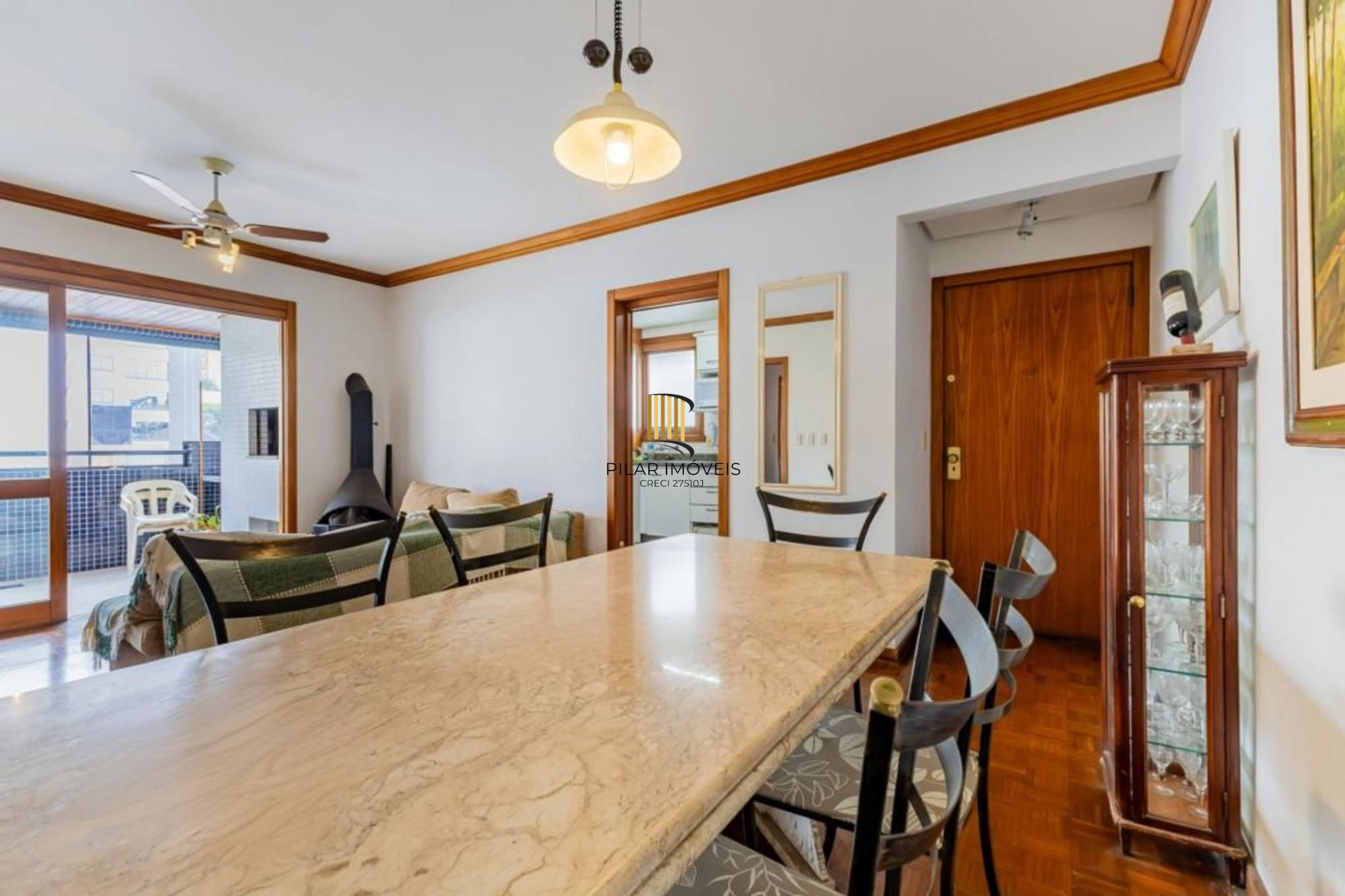 Apartamento com 3 quartos, 1 suíte, 3 vagas e elevador no Bairro São João.