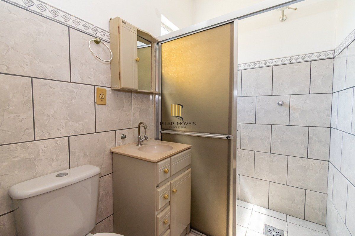 Casa de 1 dormitório e 1 vaga de garagem em Cachoeirinha.