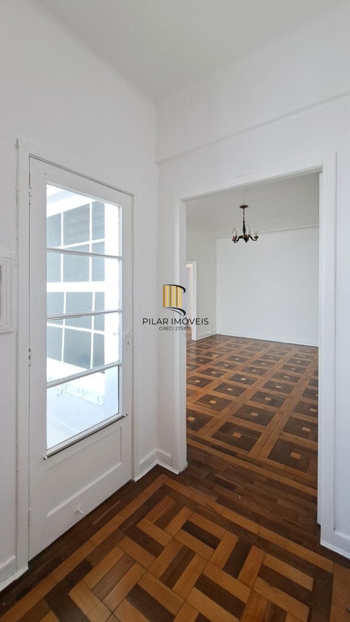 Apartamento 3 Dormitórios, 123m², Último Andar com Vista para o Guaíba