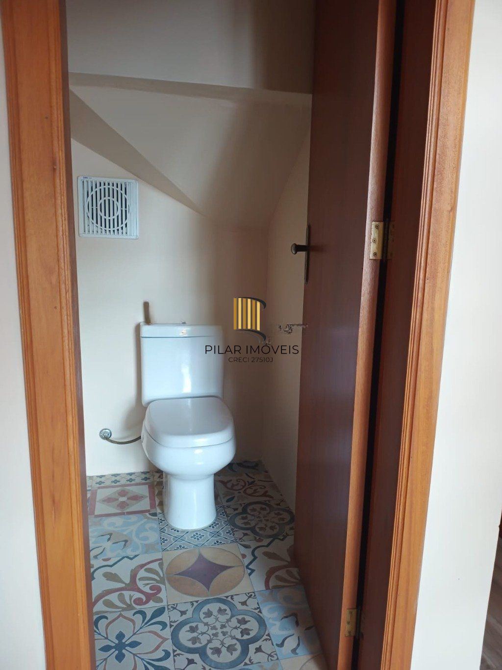 Casa semi mobiliada de 224m² com 3 quartos, 2 vagas de garagem em Canoas.