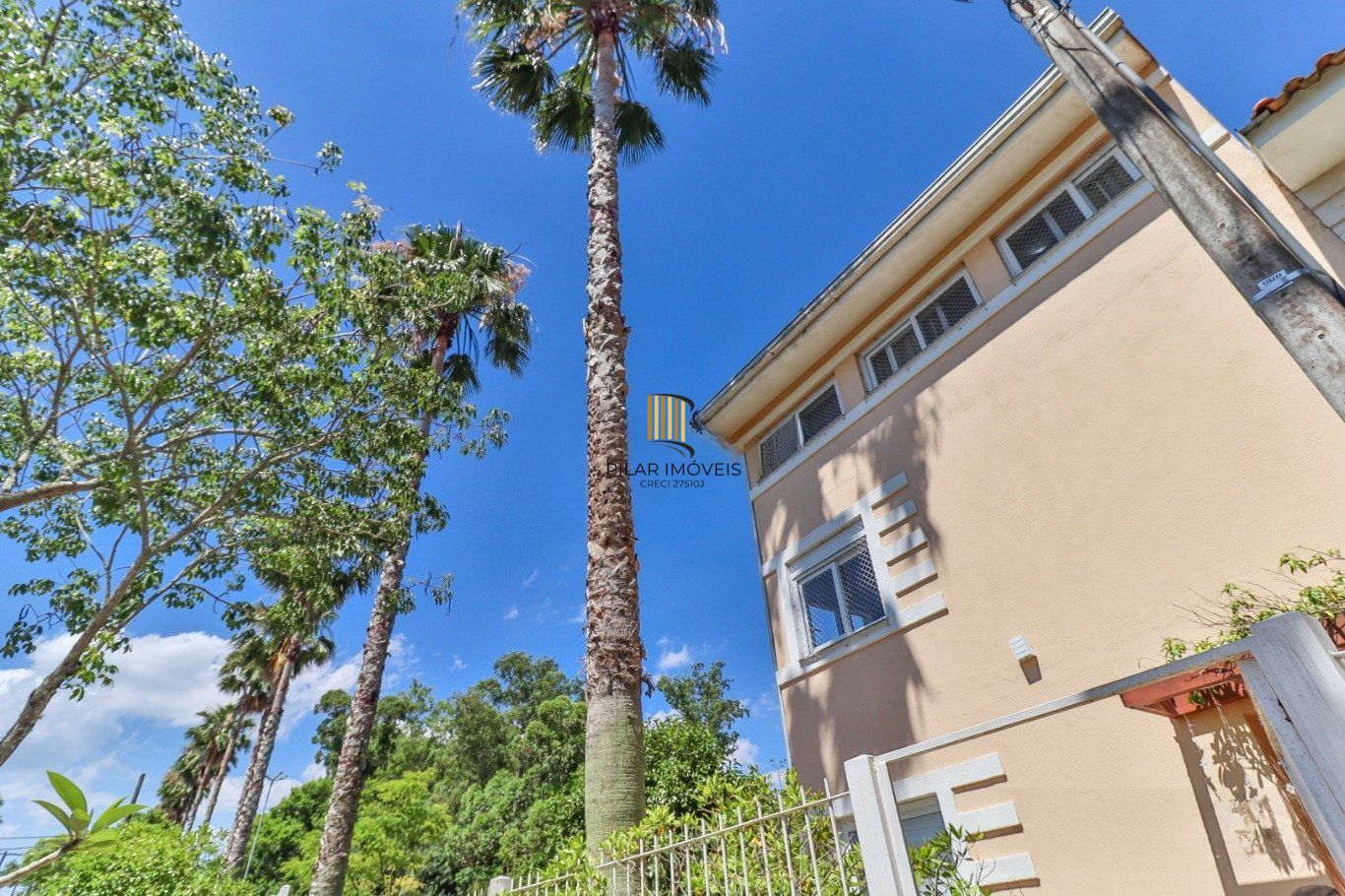 Casa em Condomínio com 3 Dormitórios e Energia Solar na Lomba do Pinheiro
