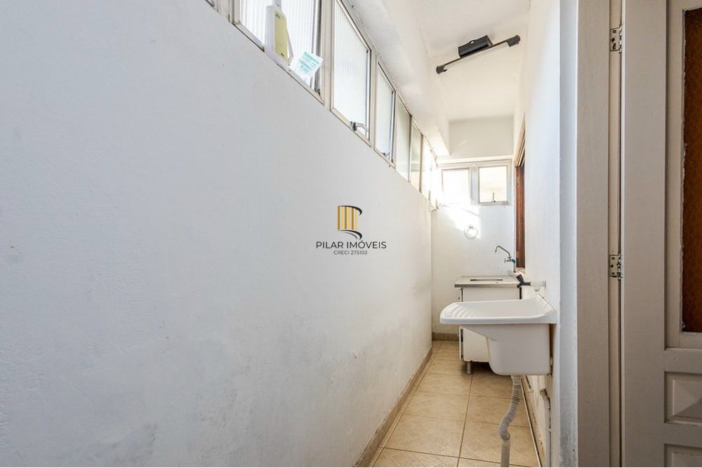 Casa com 4 quartos, 7 vagas e pátio no Bairro Higienópolis