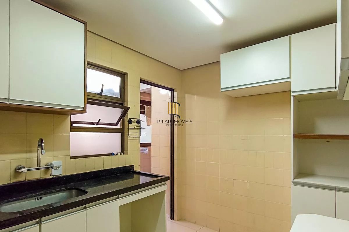 Apartamento com 3 Dormitórios, elevador vaga e 2 Sacadas no Menino Deus