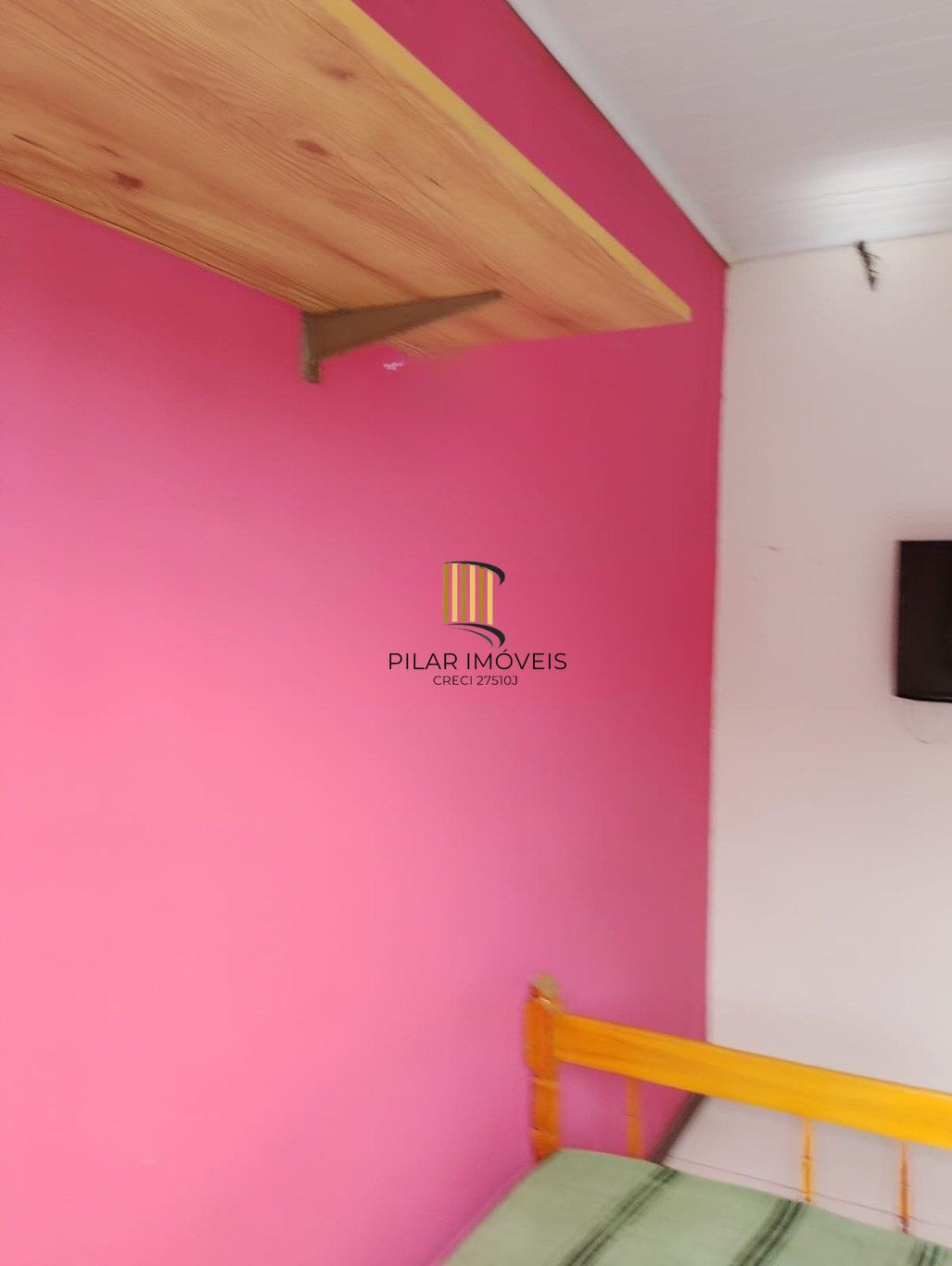 Casa de 2 dormitórios e 1 vaga de garagem em Canoas.