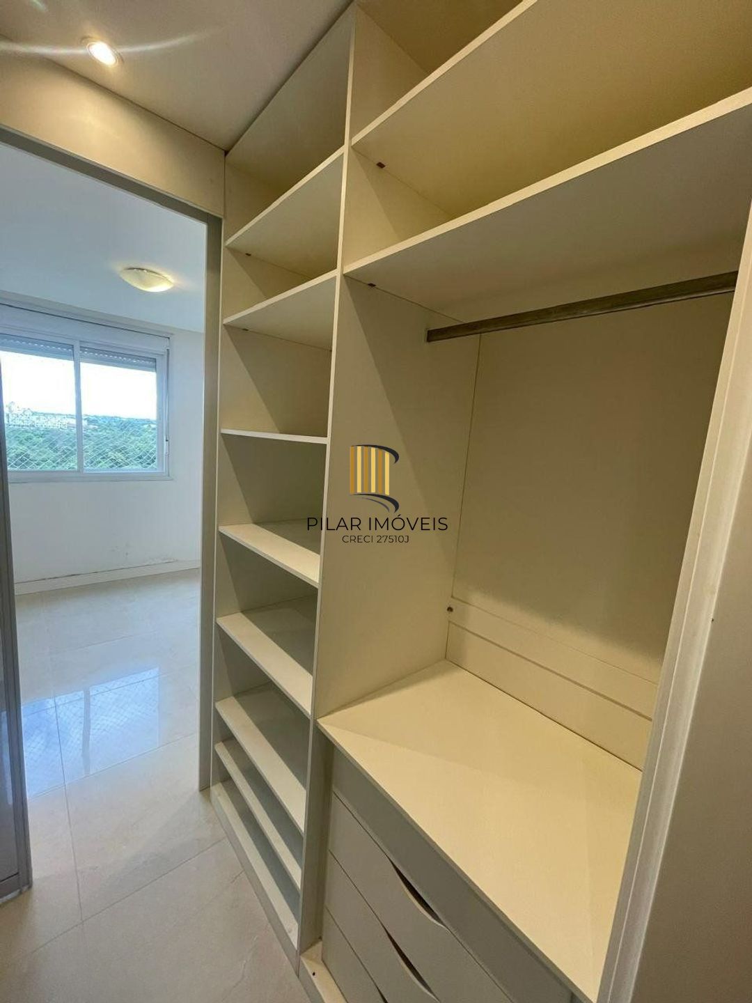 Apartamento 65m² com 2 dormitorios, com elevador e 1 vaga de garagem em Canoas.