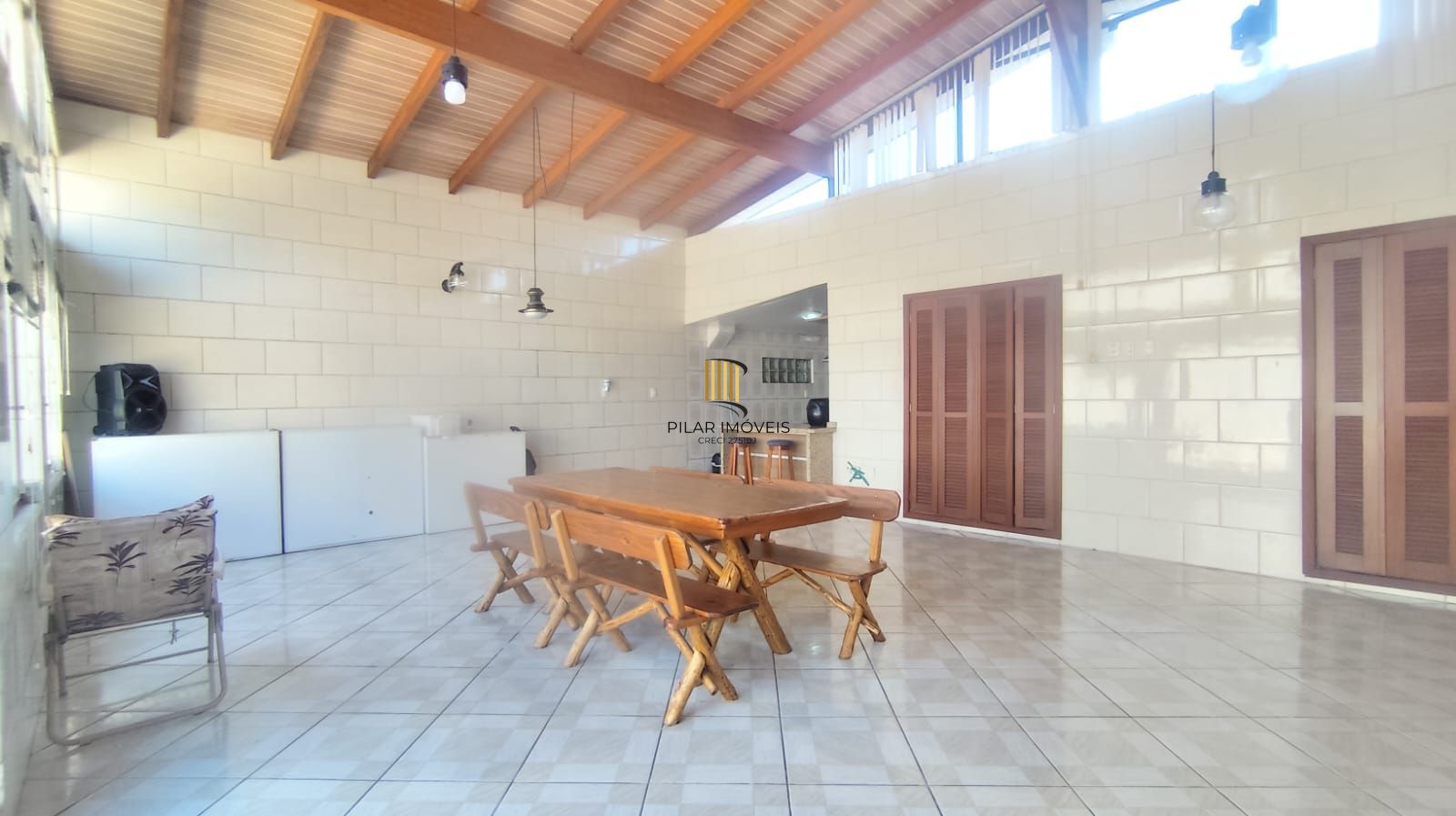 Casa térrea de 3 quartos, suíte, 3 vagas no bairro Santa Fé