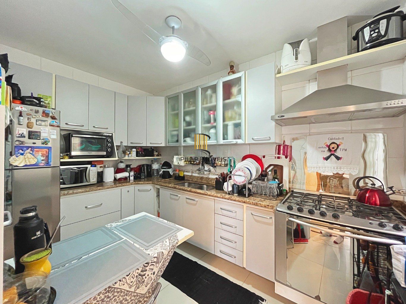 Casa com 3 quartos e 2 vagas em condomínio fechado no bairro Tristeza