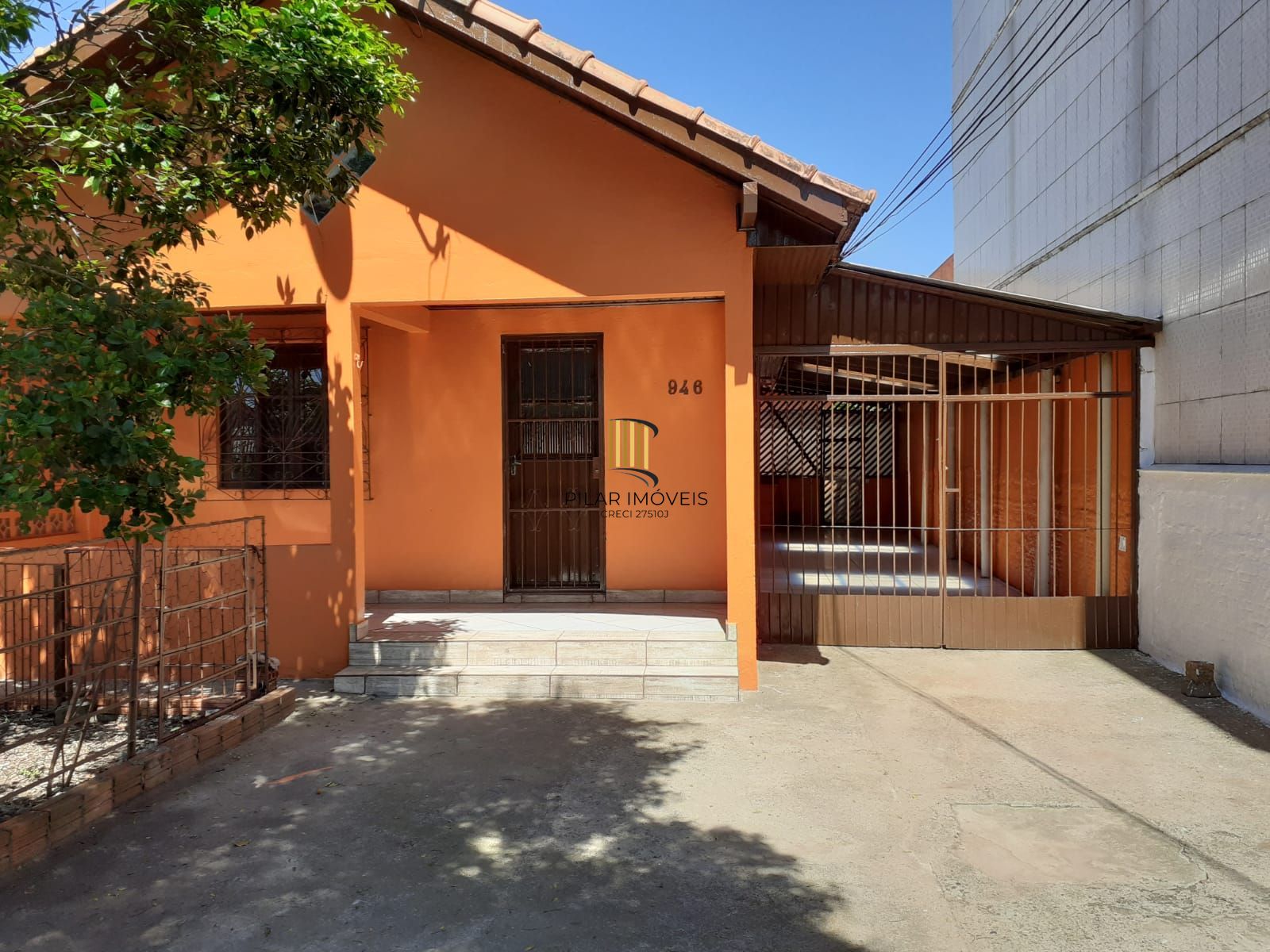 Duas Casas no Mesmo Terreno com 169m² e Entradas Independentes - Pilar Imóveis